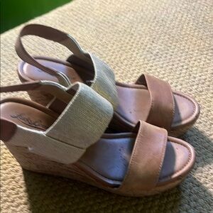 Lucky Brand Tan and Cream Wedge Sandals with Platform Sole